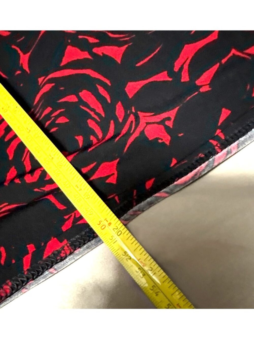 Kim Rogers Petite Red & Black Floral Tank Top 10P Stretch Polyester whimsygoth - Picture 6 of 6